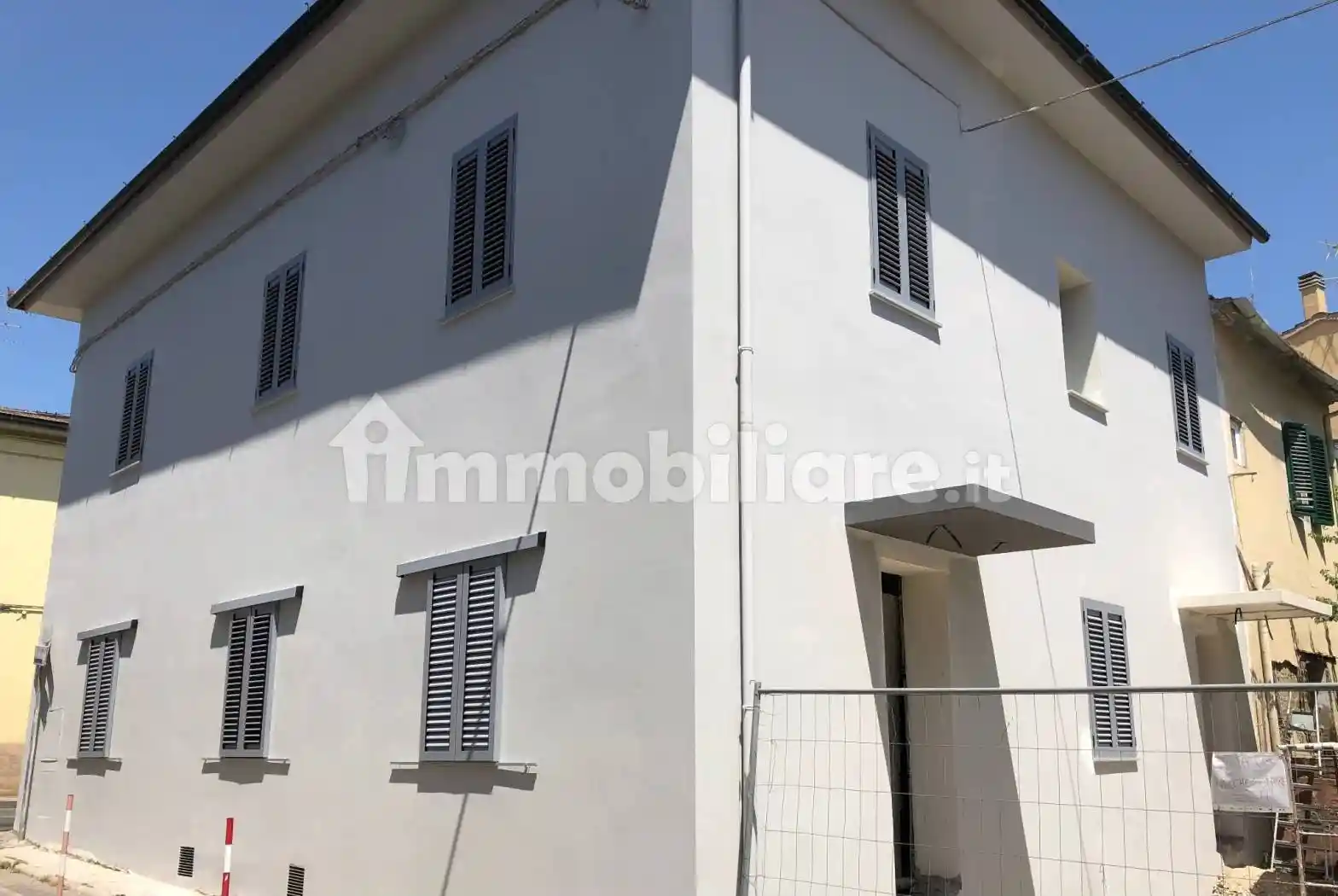 Appartamento in vendita a Capraia e Limite