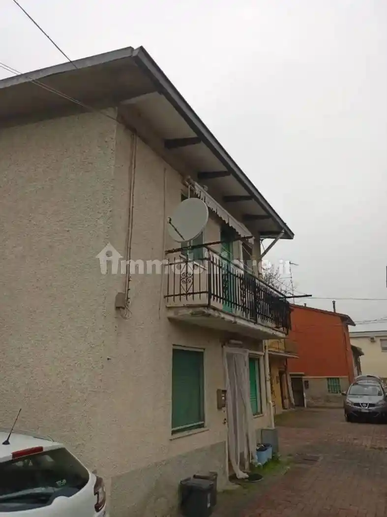 Casa indipendente in vendita a Gattatico