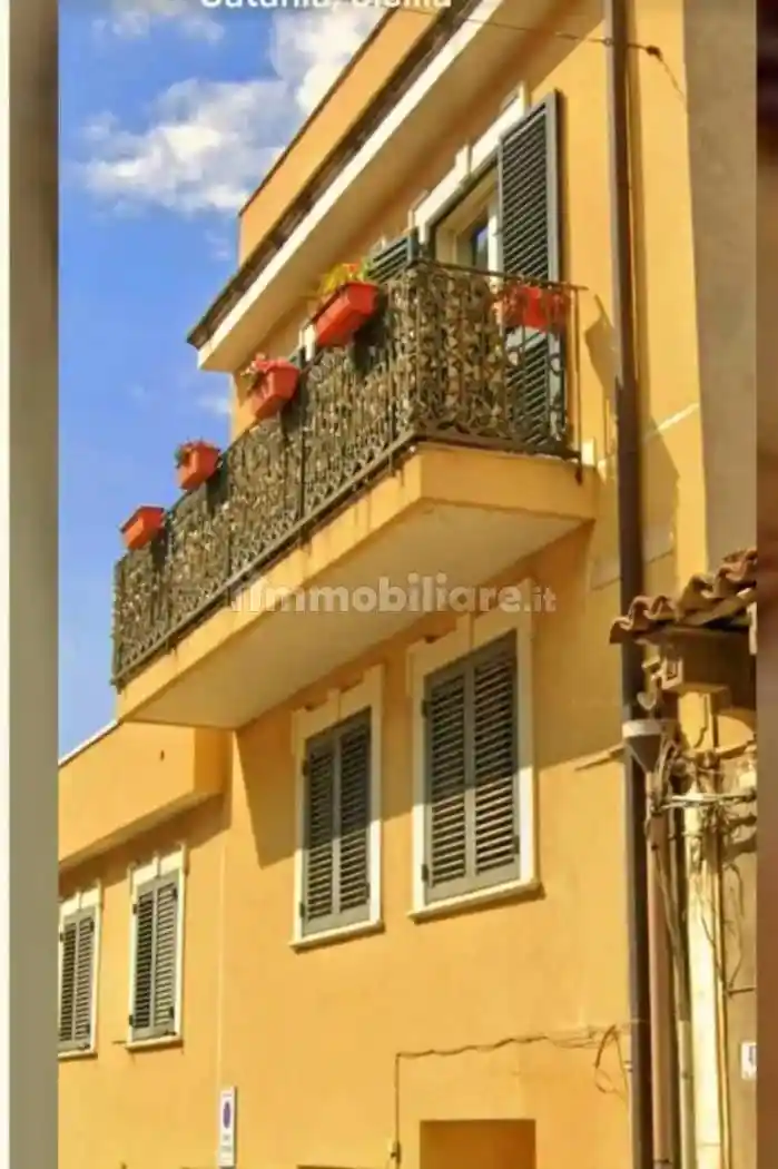 Casa indipendente in vendita a Catania