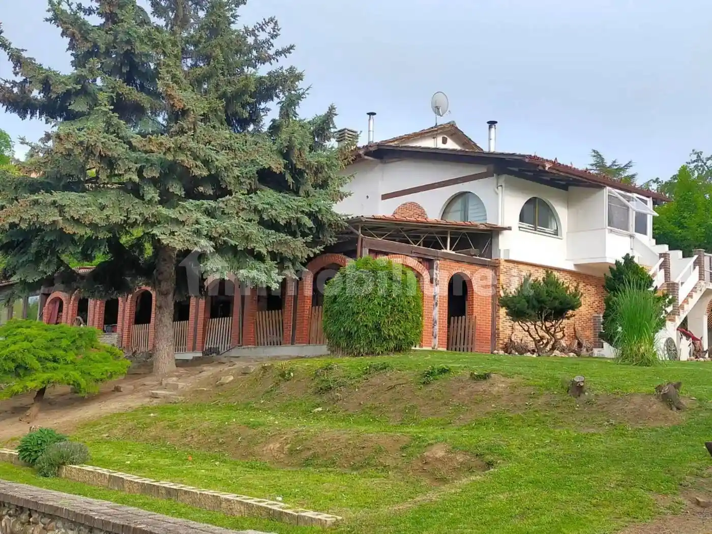 Villa in vendita a Canelli