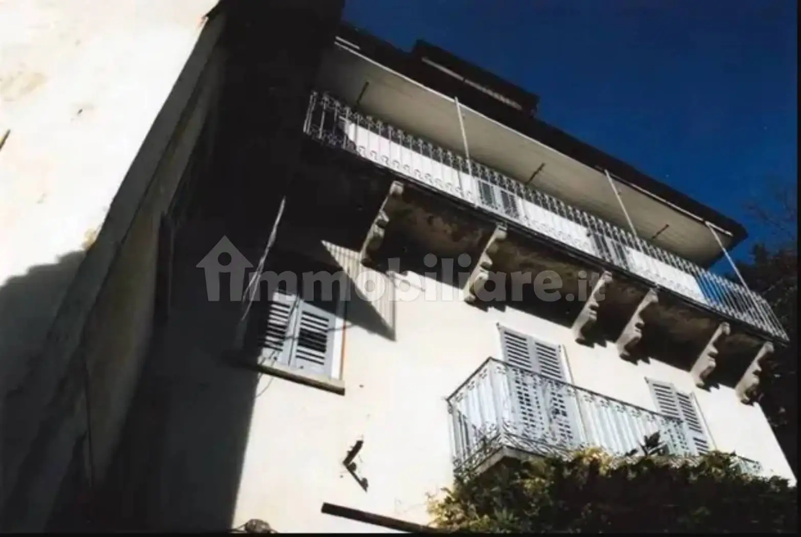 Palazzo - Edificio in vendita a Toceno