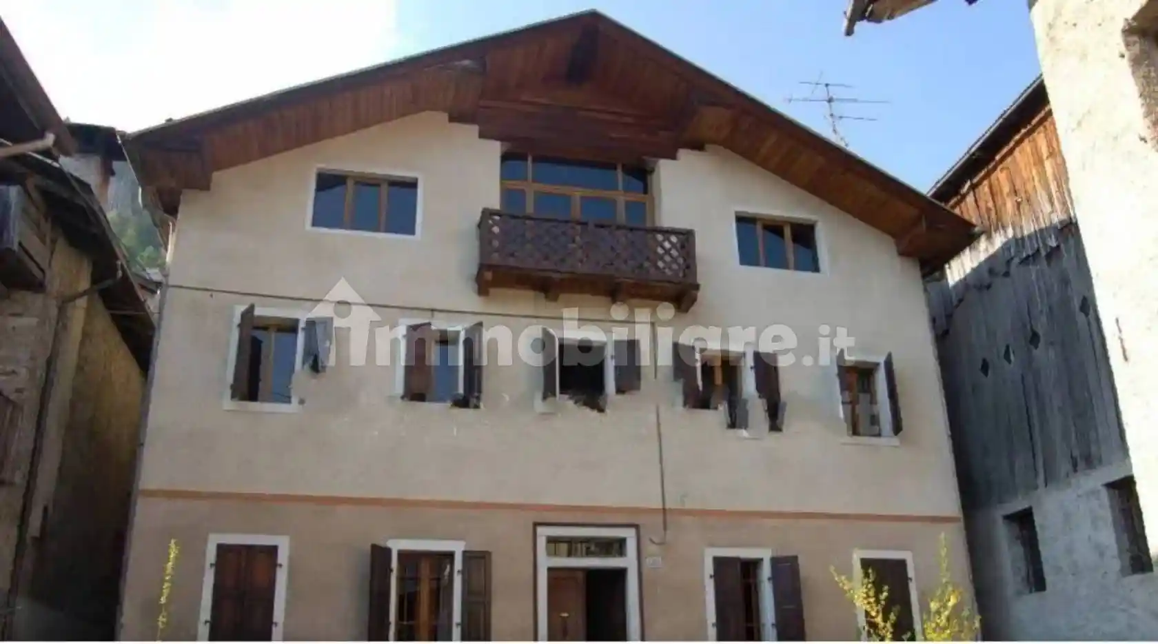 Palazzo - Edificio in vendita a Valle di Cadore