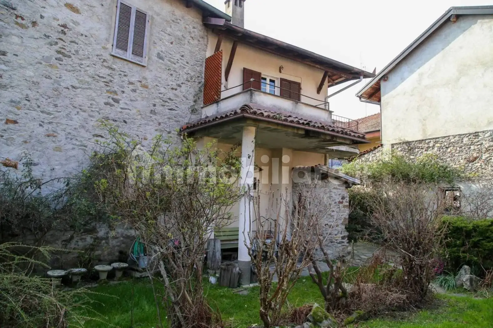 Rustico - Casale in vendita a Miasino