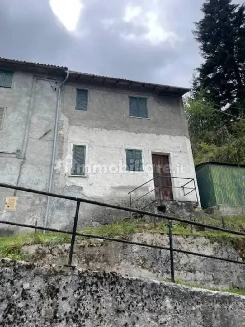 Rustico - Casale in vendita a Ventasso