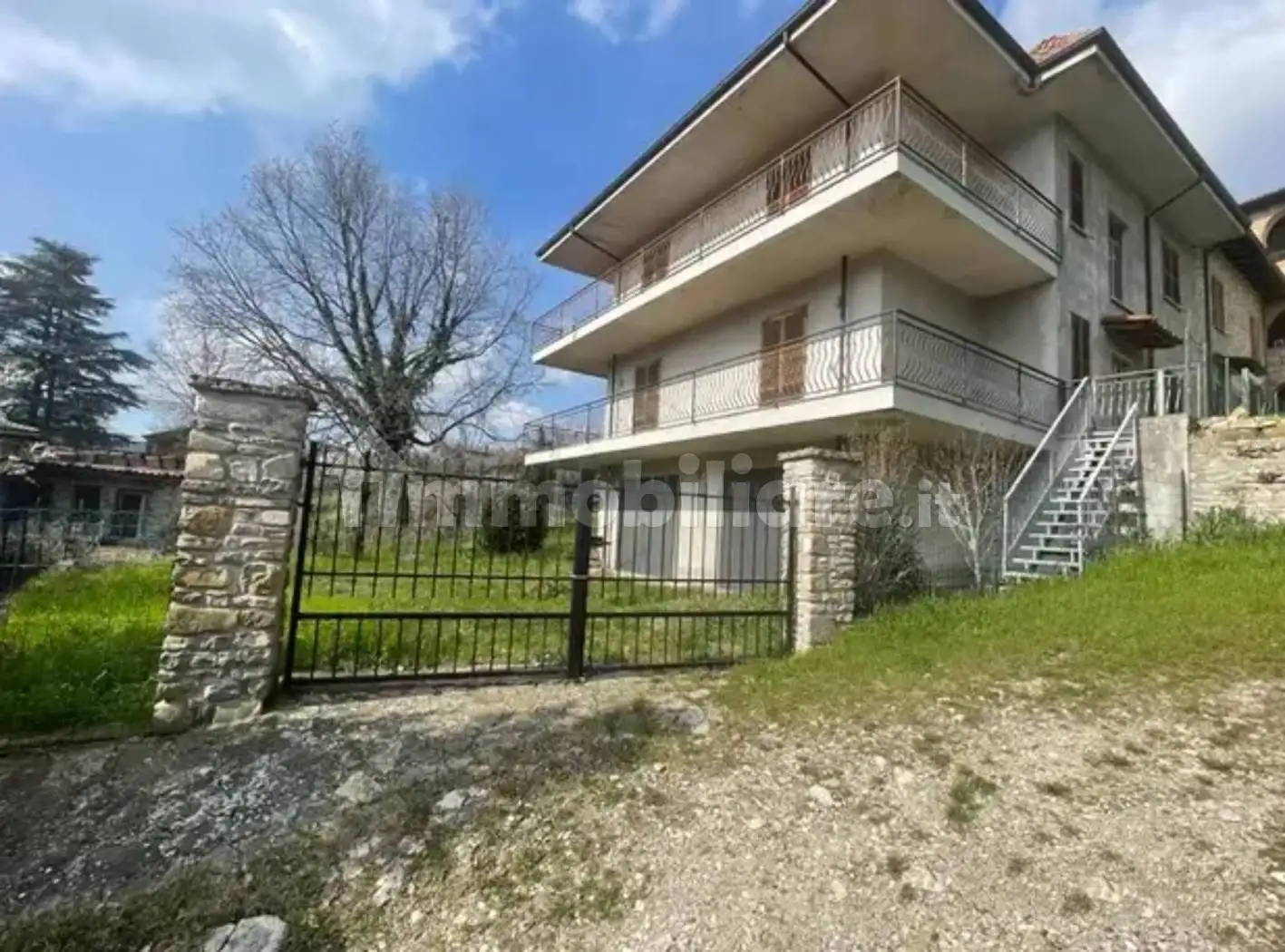 Casa indipendente in vendita a Alta Val Tidone