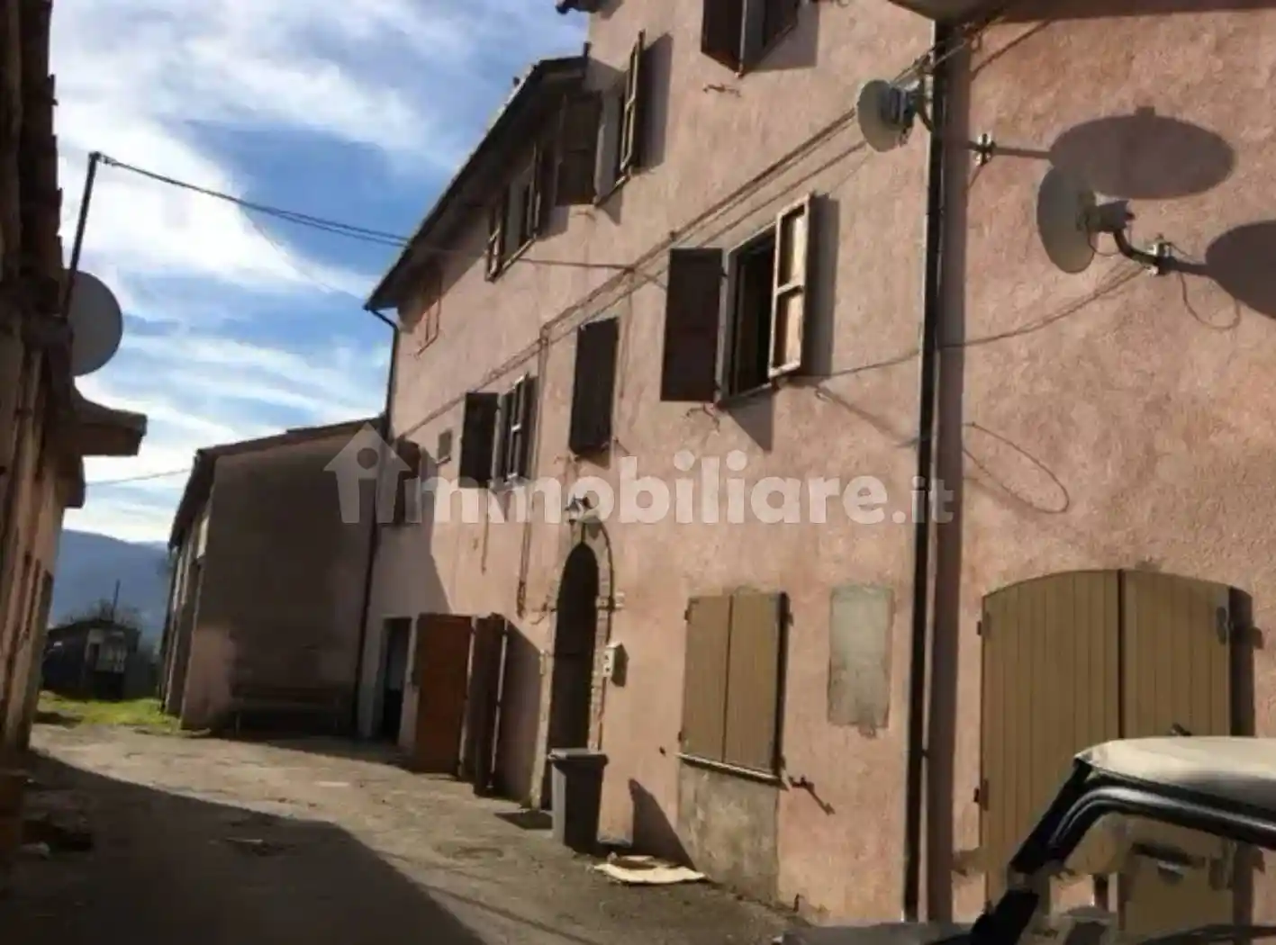 Casa indipendente in vendita a Fabriano