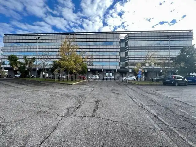 Palazzo - Edificio in vendita a Roma