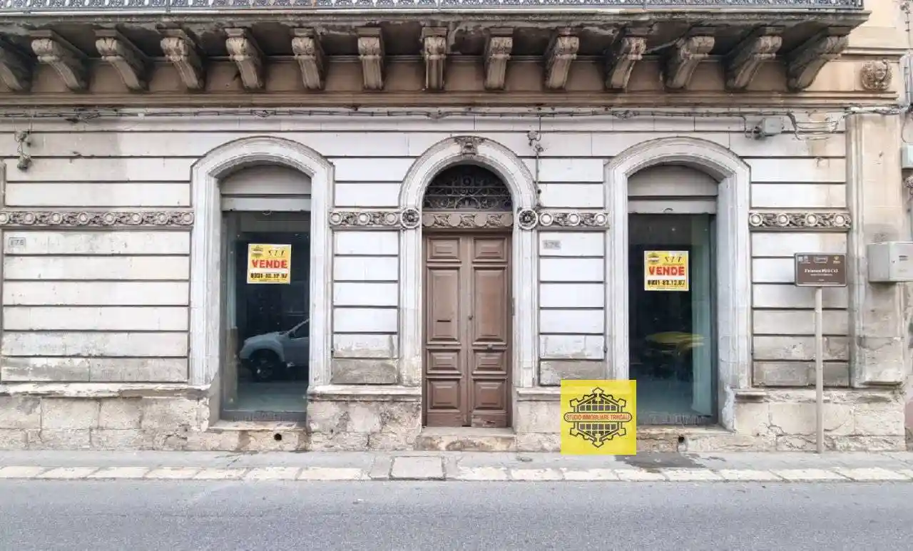 Palazzo - Edificio in vendita a Vittoria