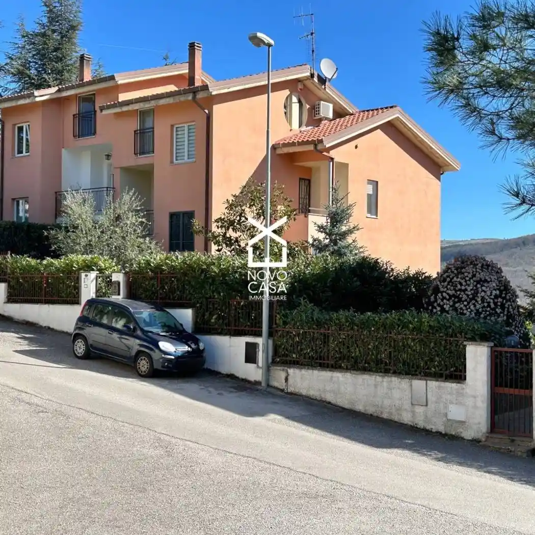 Villa bifamiliare via Valle d'Aosta 56, Centro, Pignola - foto 3