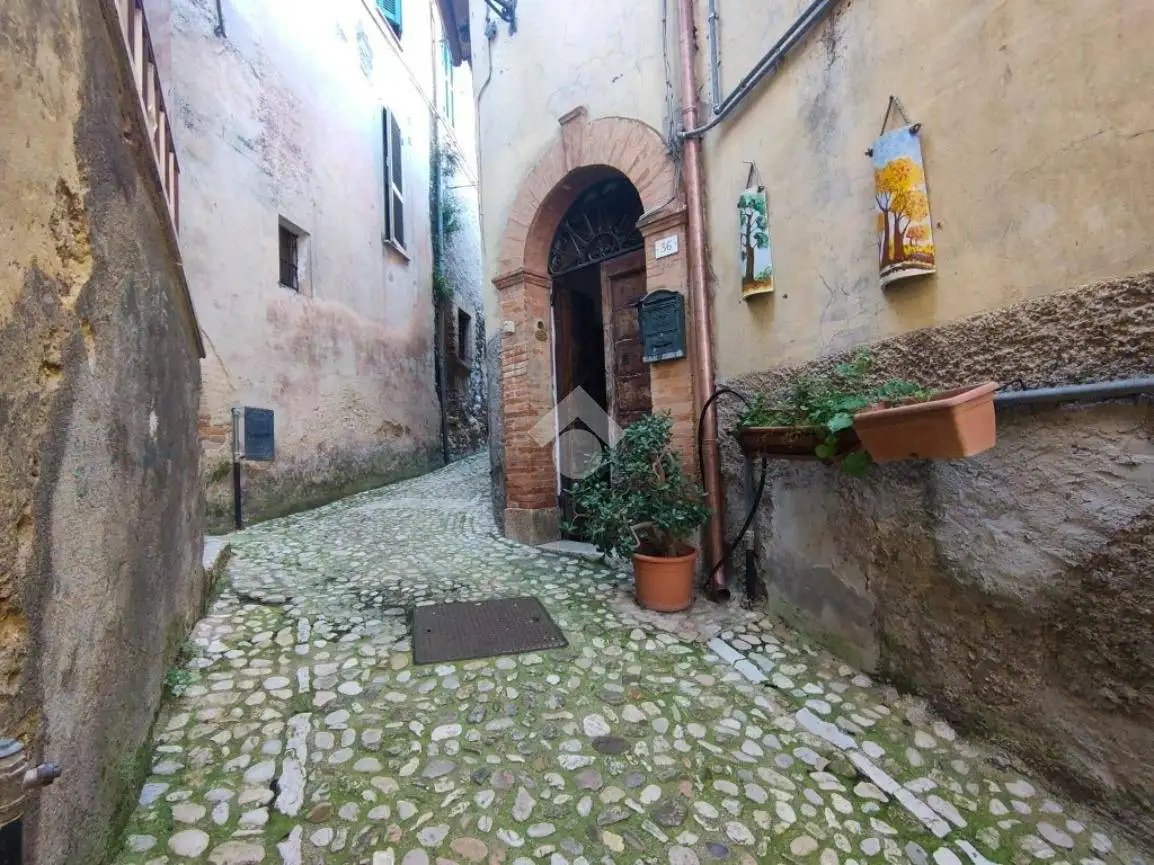 Appartamento in vendita a Poggio Catino