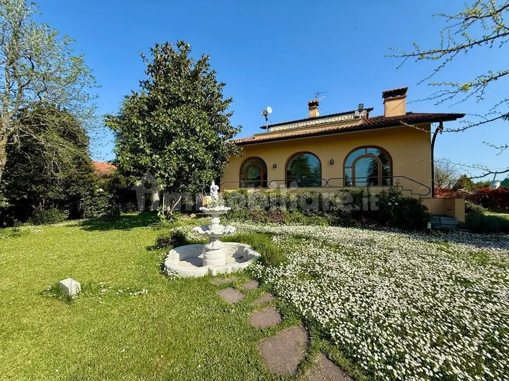 Villa in vendita a Dozza