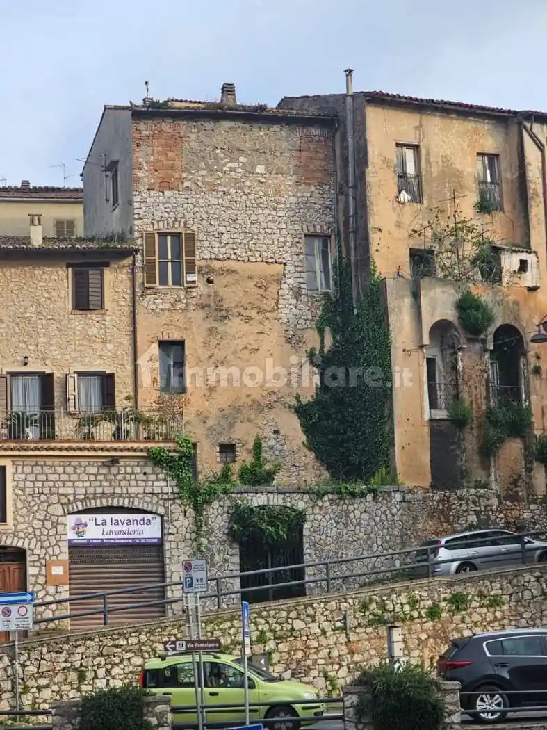 Casa indipendente in vendita a Priverno