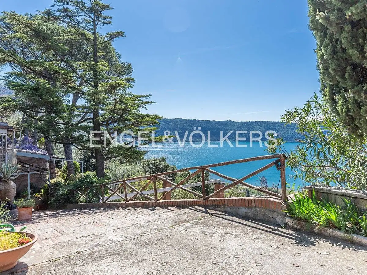 Villa in vendita a Marino