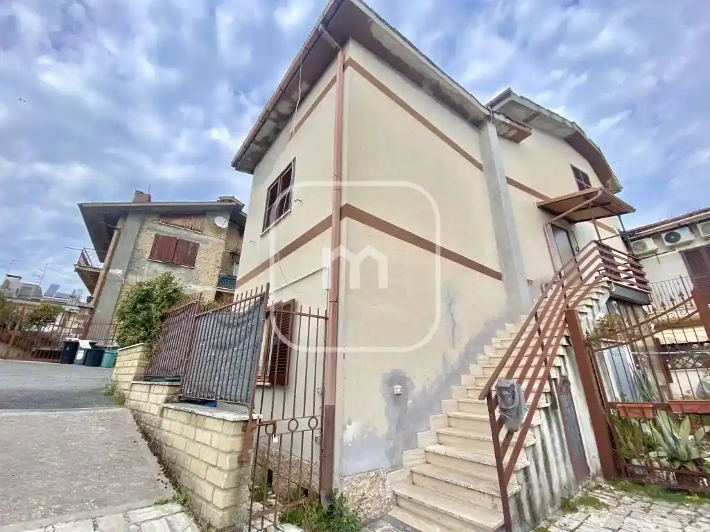 Appartamento in vendita a Cave