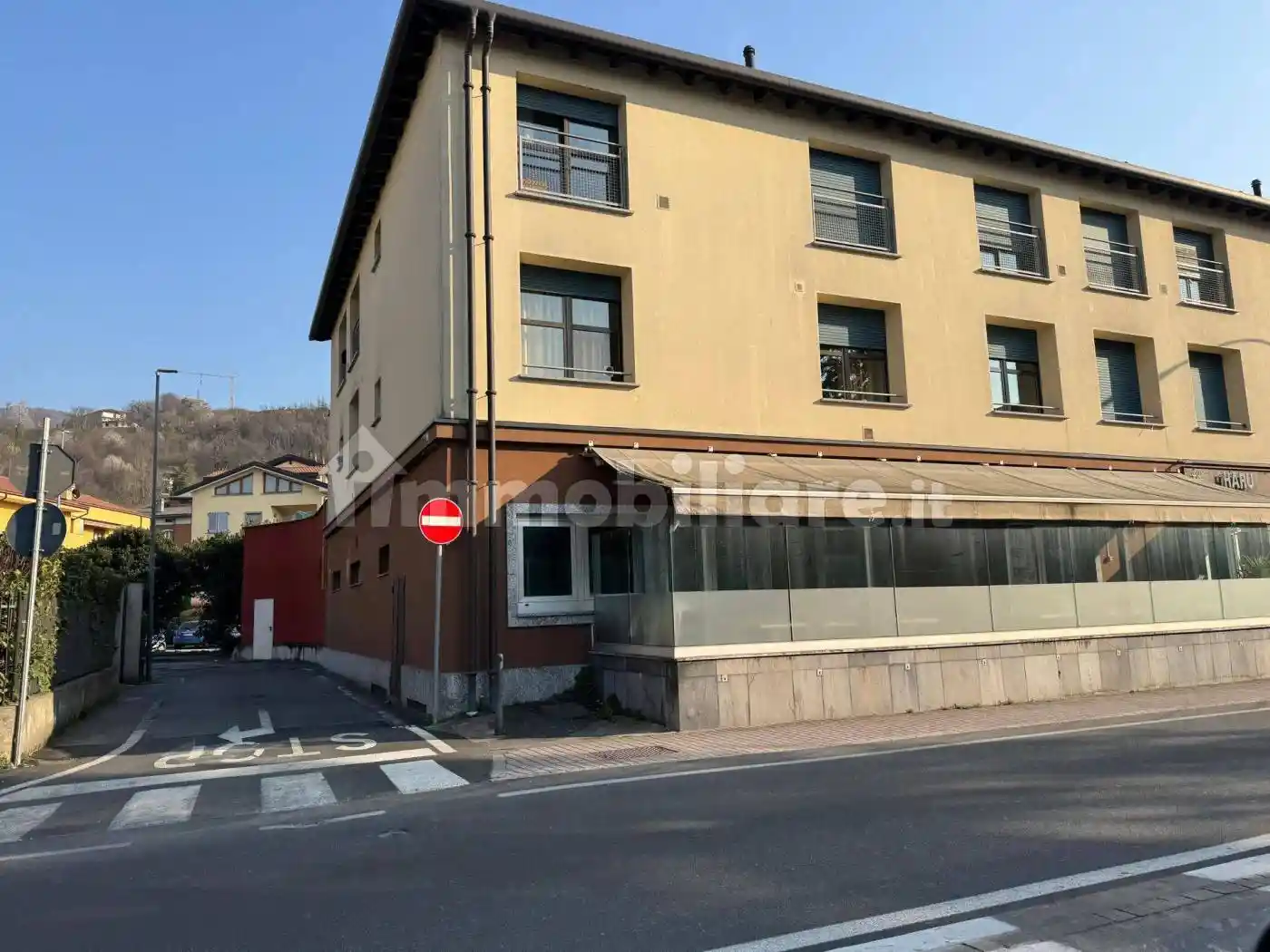 Palazzo - Edificio in vendita a Oggiono