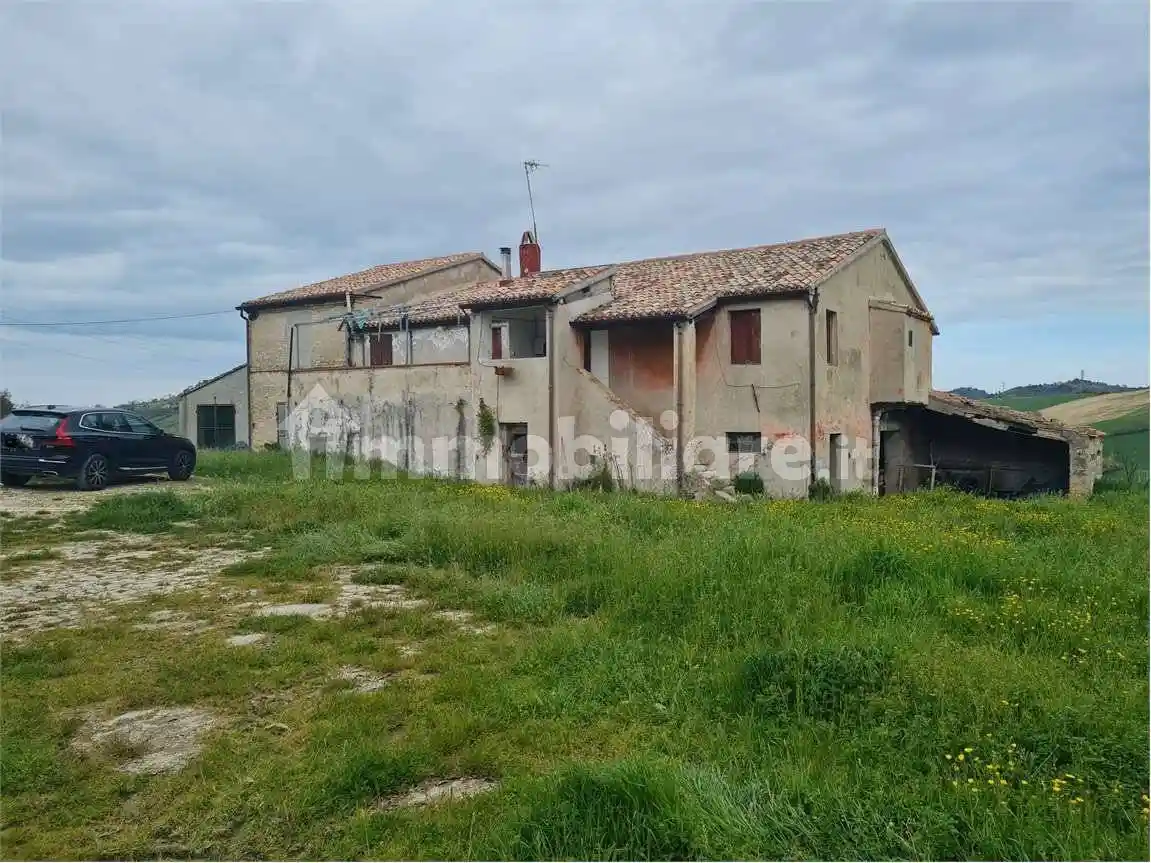 Rustico - Casale in vendita a Agugliano