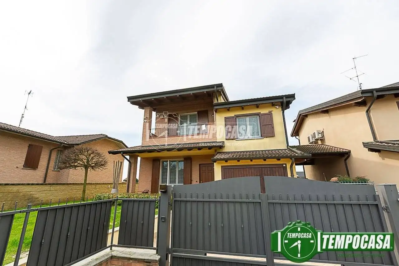 Casa indipendente in vendita a Livraga