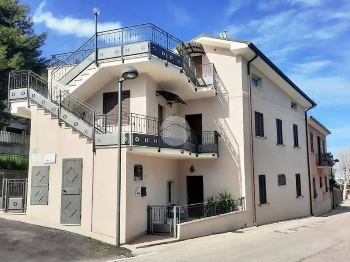 Trilocale via Gabriele D'Annunzio 43, Colonnella - foto 2