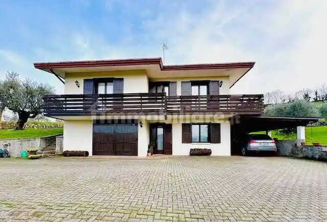 Villa in vendita a Castelgomberto