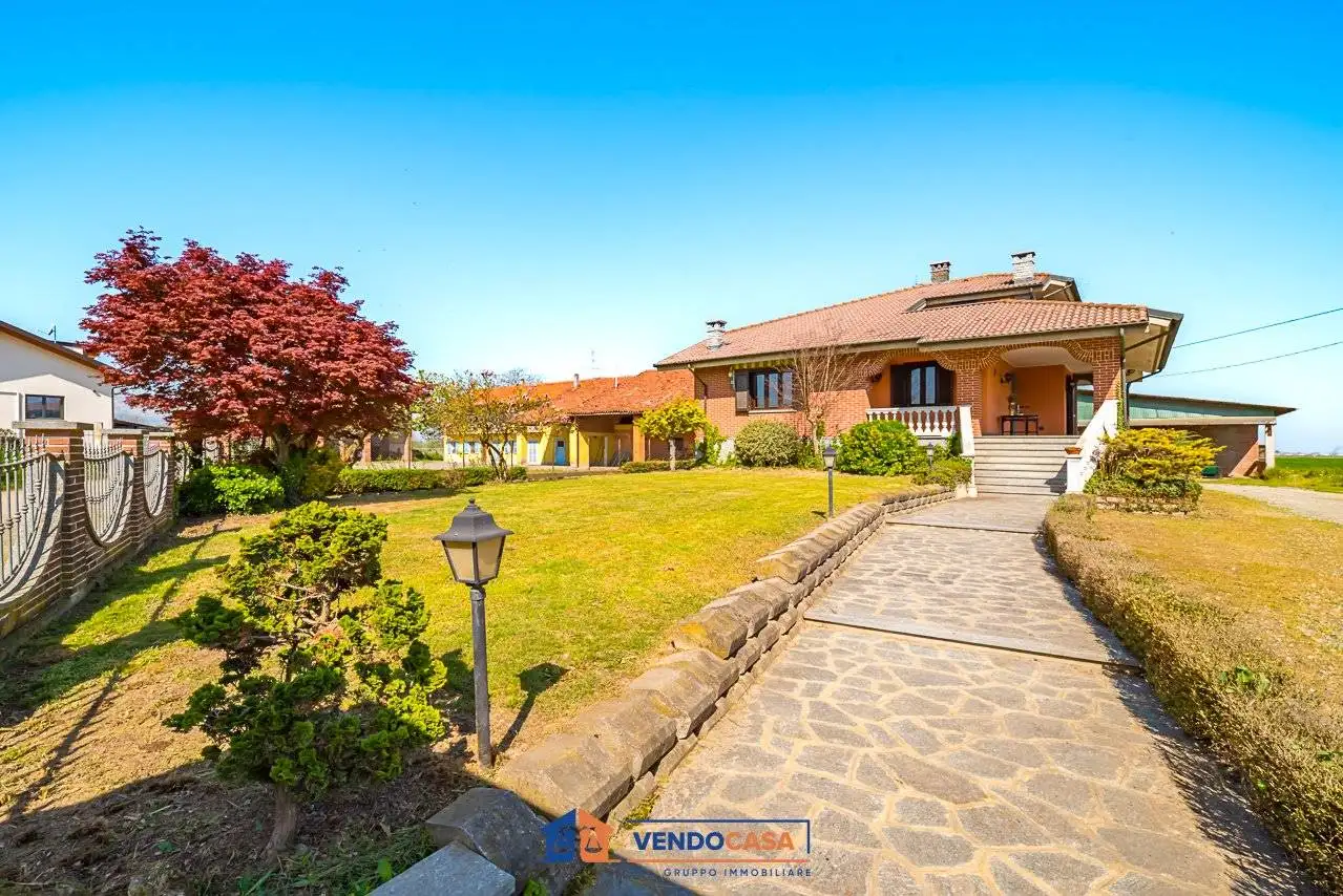 Villa in vendita a Monasterolo di Savigliano