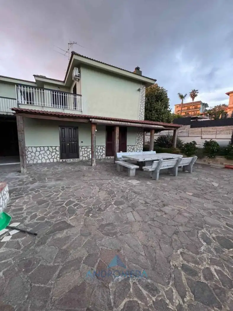 Villa in vendita a Pozzuoli