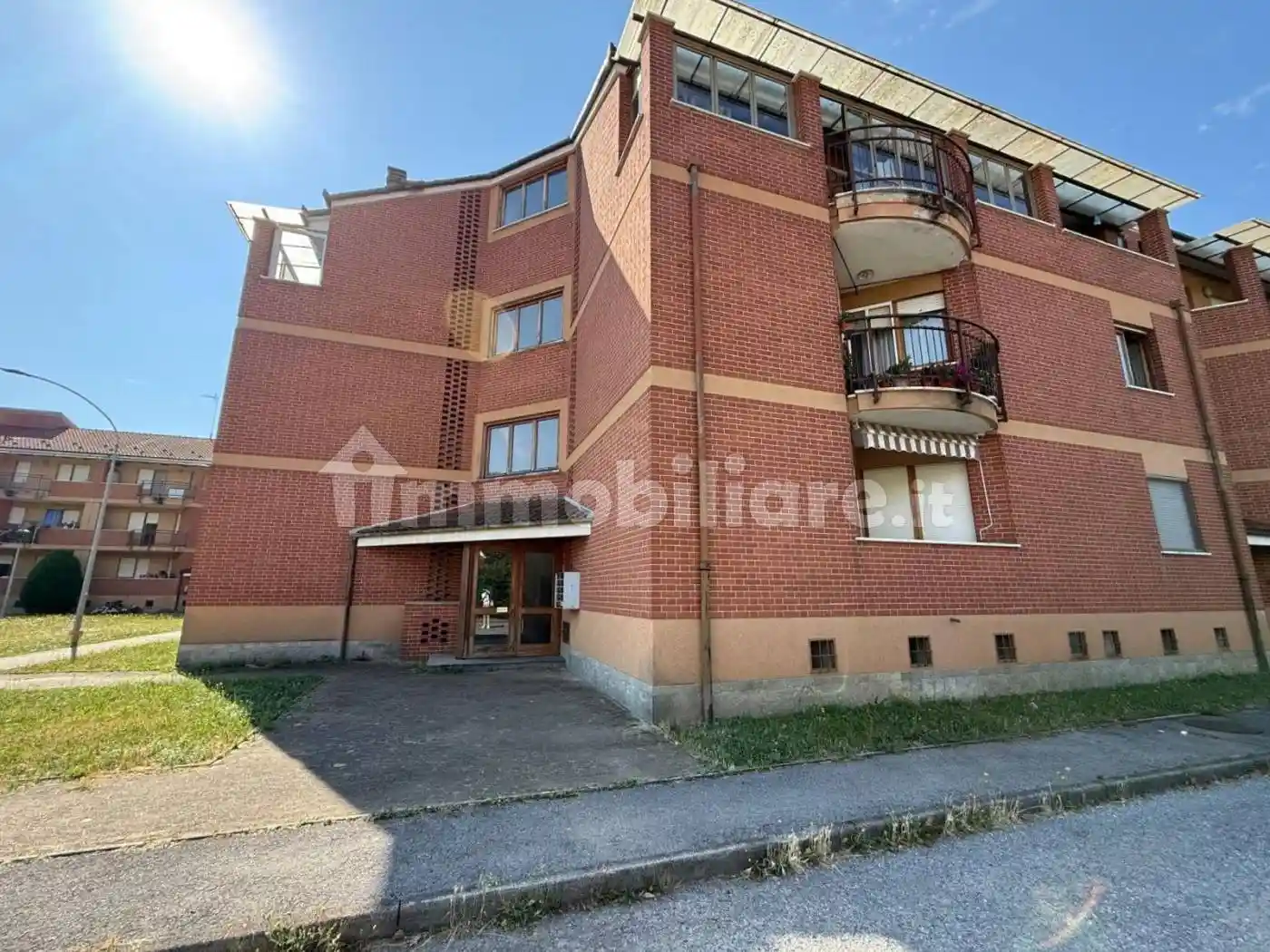 Palazzo - Edificio in vendita a Carrù