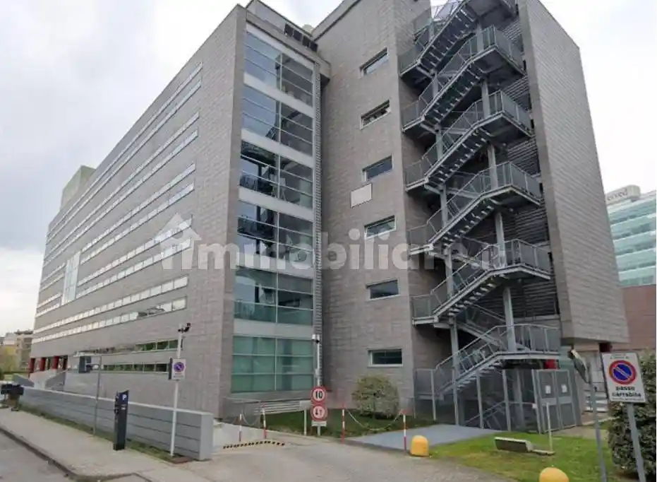 Palazzo - Edificio in vendita a San Donato Milanese