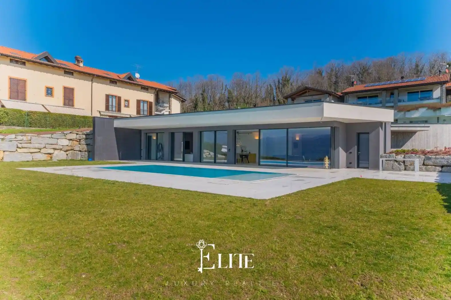 Villa in vendita a Besozzo