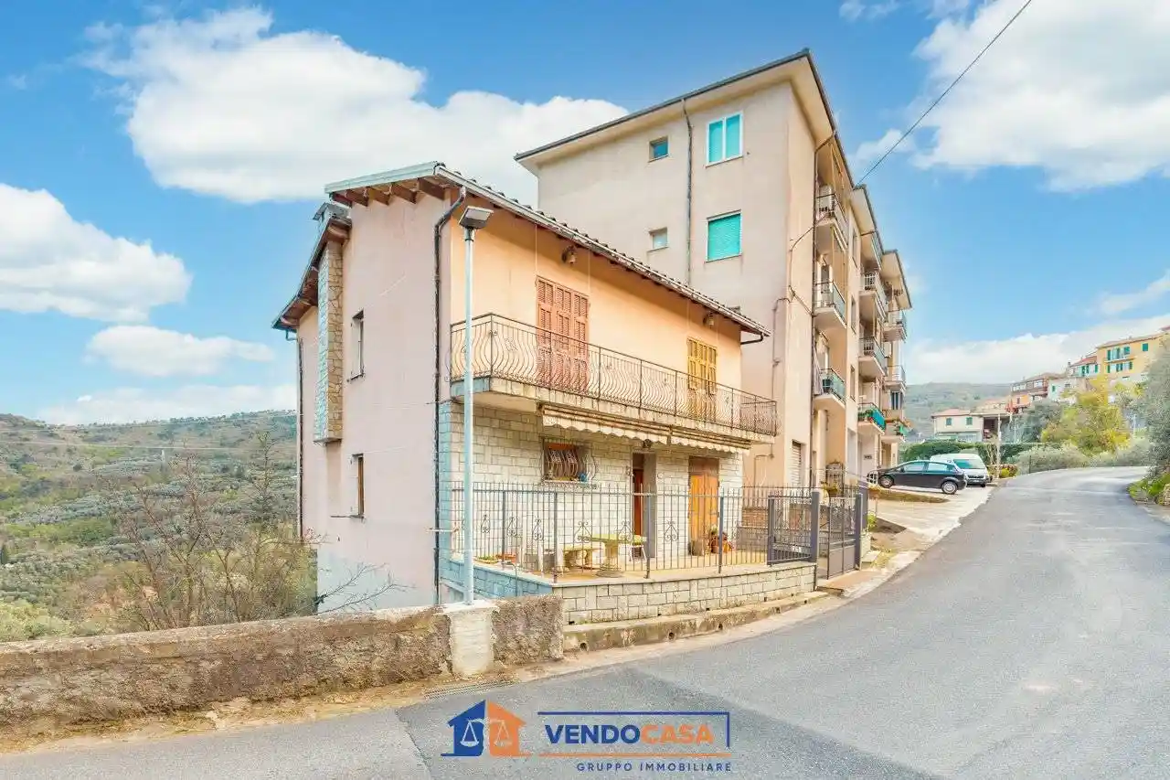 Villa in vendita a Pietrabruna