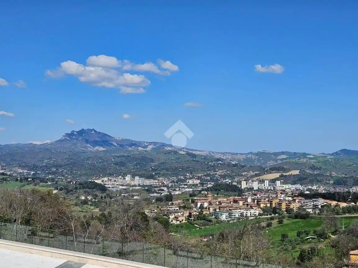 Appartamento in vendita a Folignano