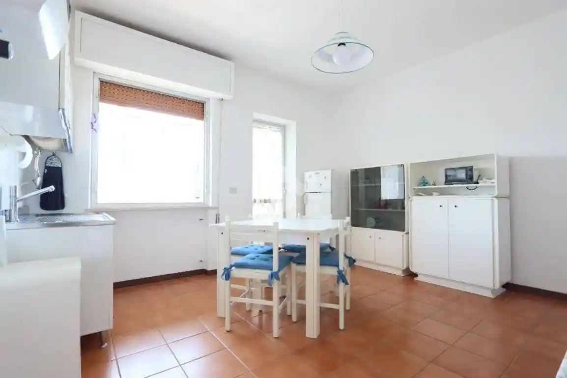 Quadrilocale via Gorizia 35, Centro, Alba Adriatica - foto 2