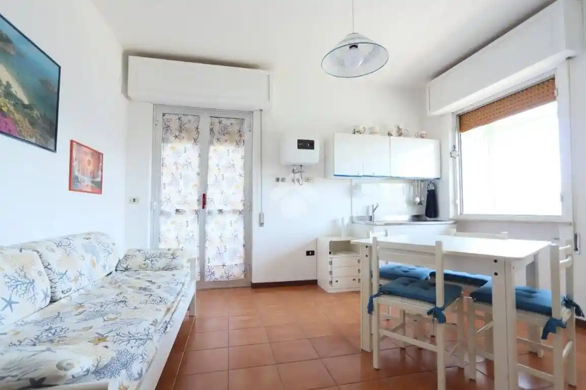 Quadrilocale via Gorizia 35, Centro, Alba Adriatica - foto 3