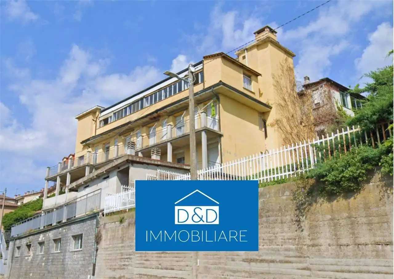 Palazzo - Stabile in asta a Castiglione Tinella