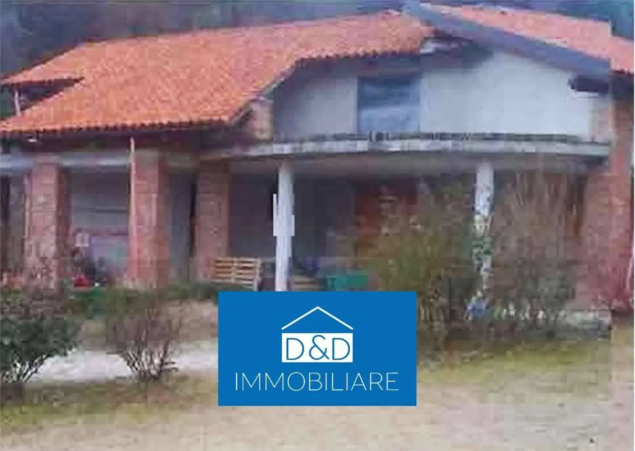 Palazzo - Stabile in asta a Monticello d'Alba