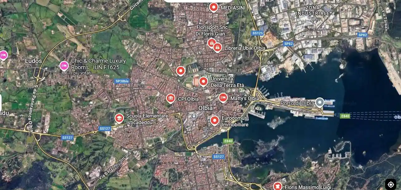 Trilocale buono stato, su più livelli, Via Nervi, Olbia - foto 4