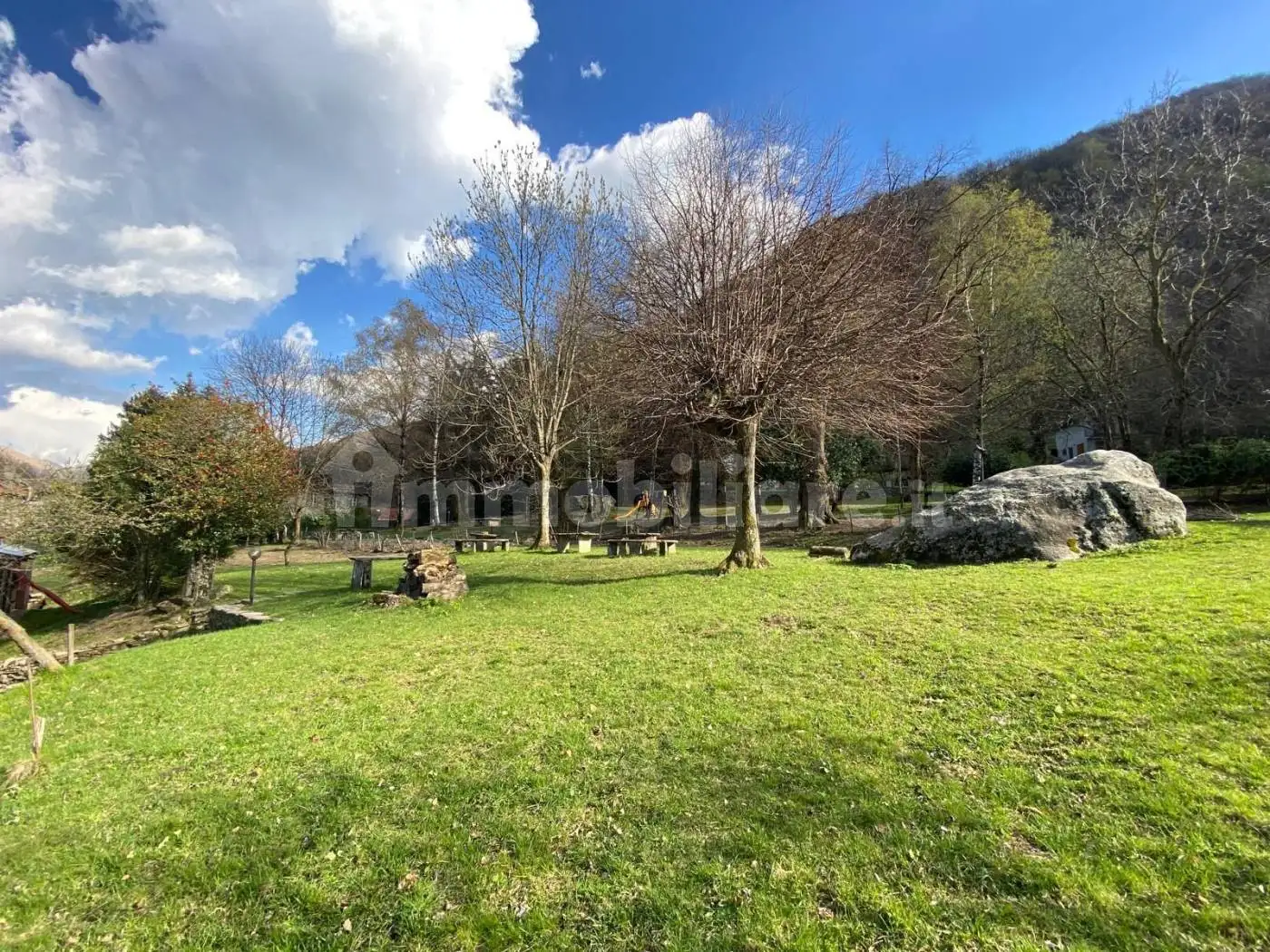 Rustico - Casale in vendita a Torno