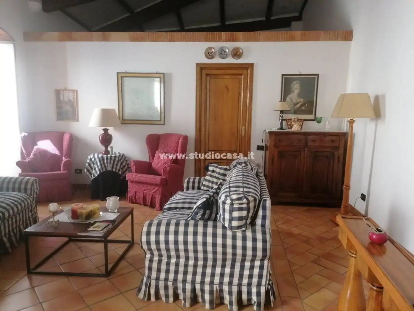 Casa indipendente in affitto a Crotone