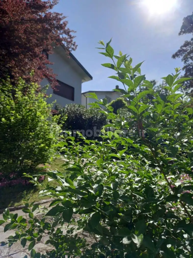 Villa in affitto a Varese