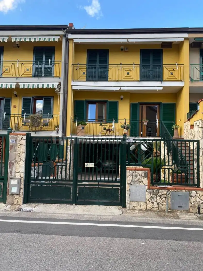 Villetta a schiera in vendita a Cesa