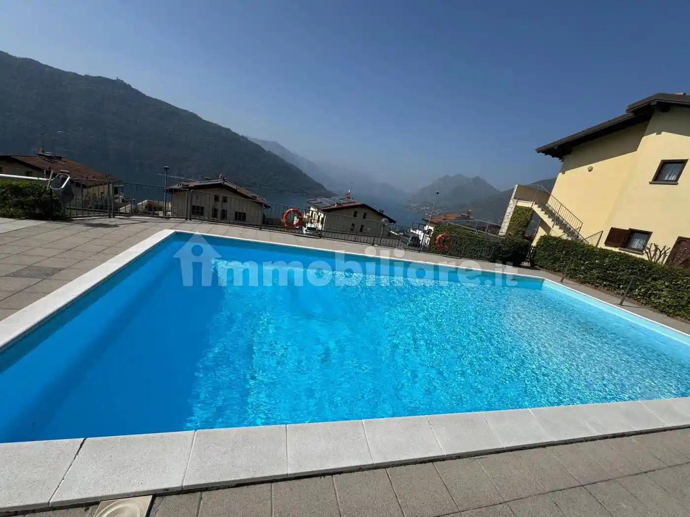 Appartamento in vendita a Sale Marasino