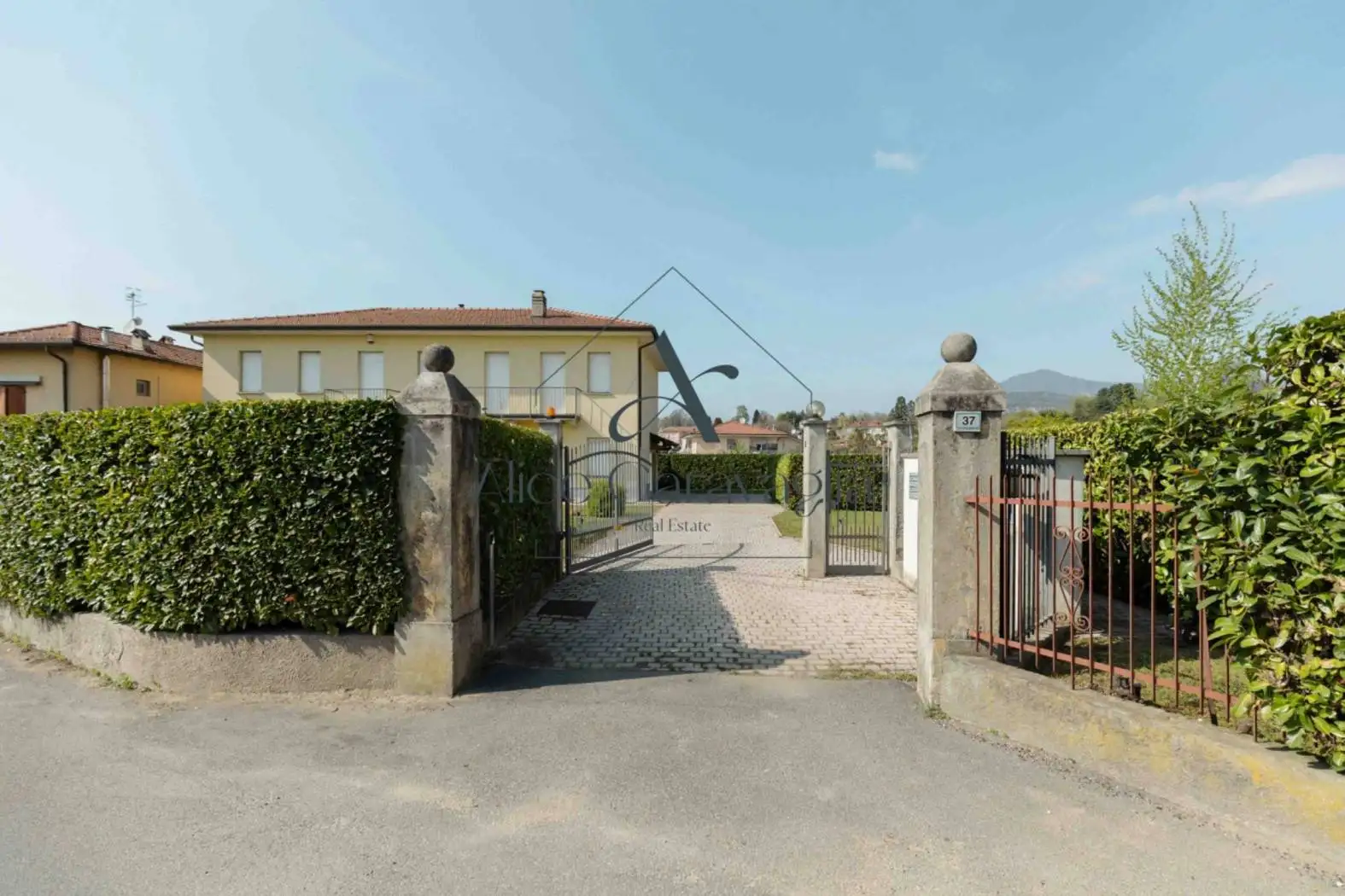 Appartamento in vendita a Monvalle