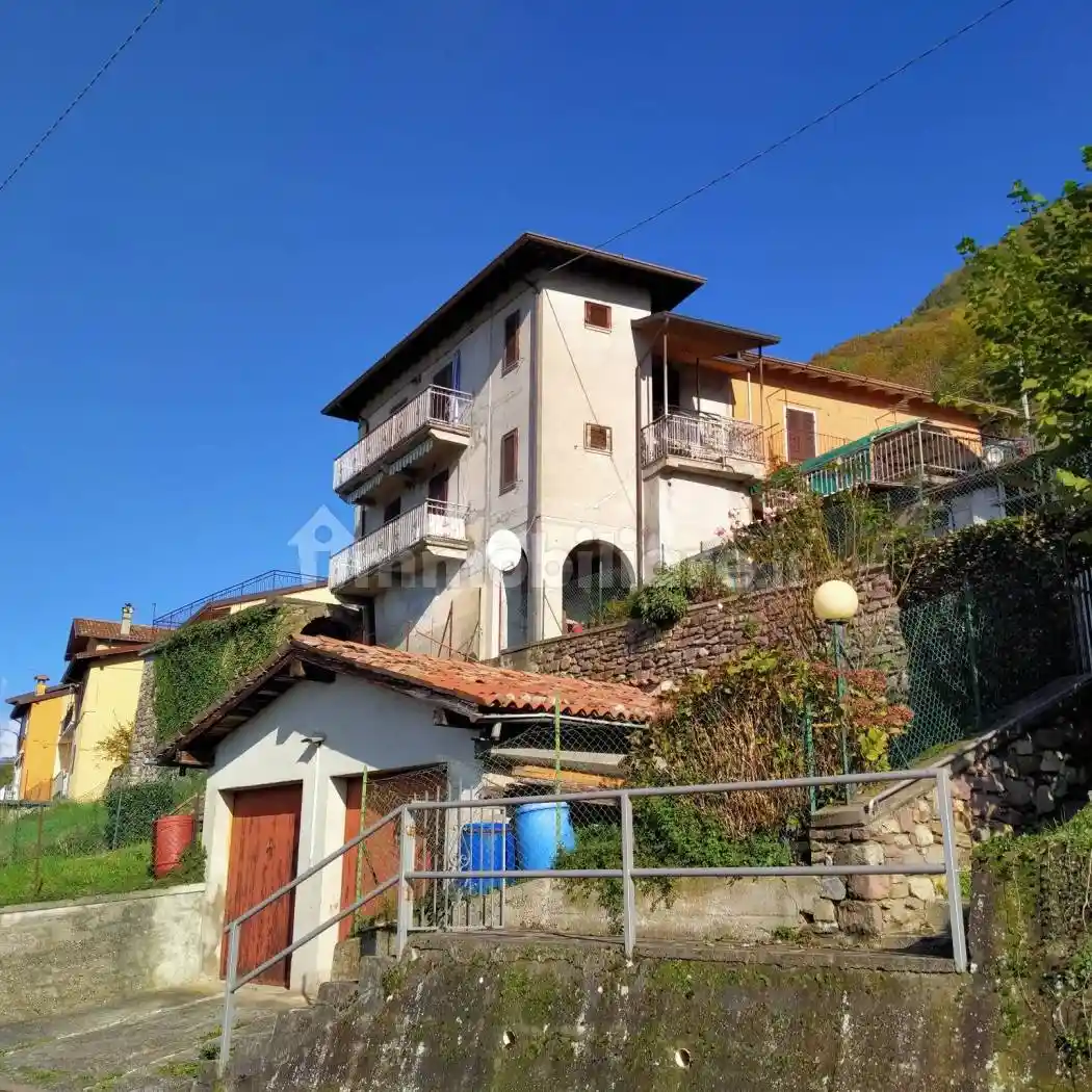 Casa indipendente in vendita a Pisogne