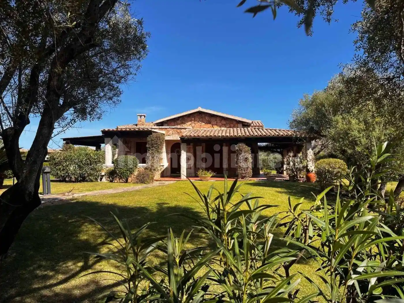 Villa in vendita a San Teodoro