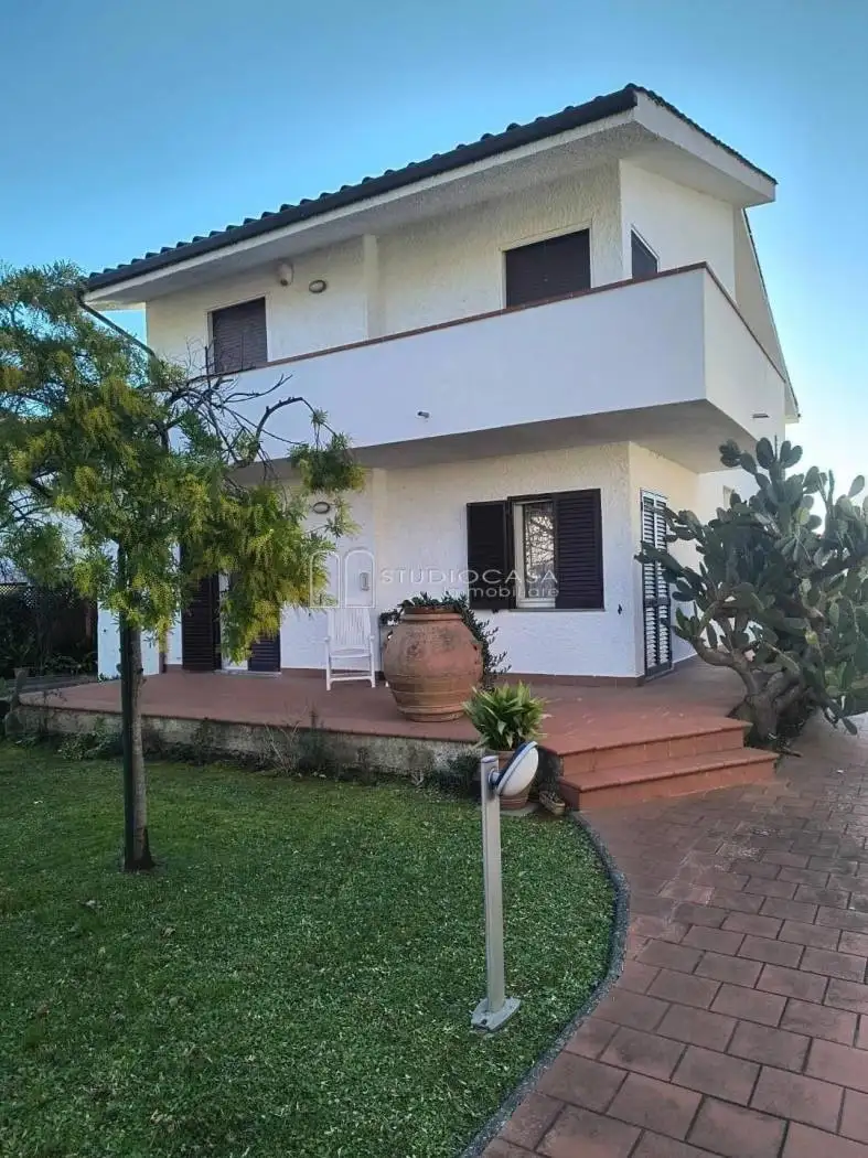 Villa in vendita a Pisa