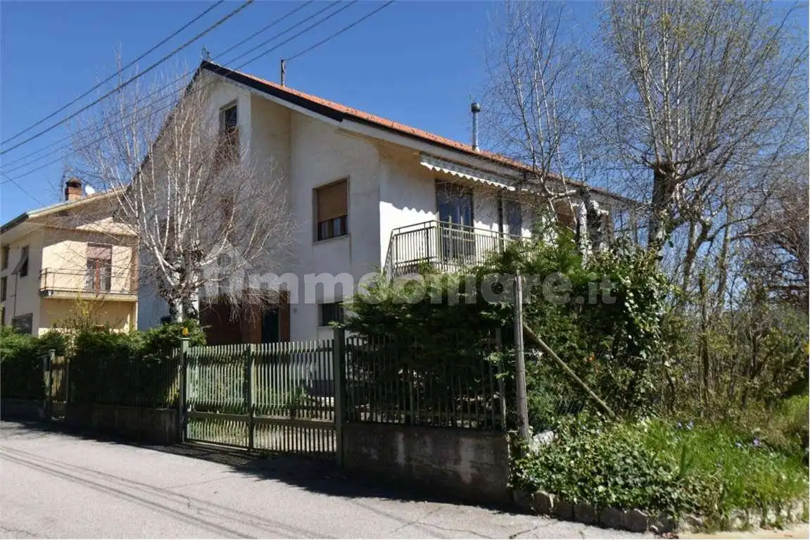 Casa indipendente in vendita a Rodello