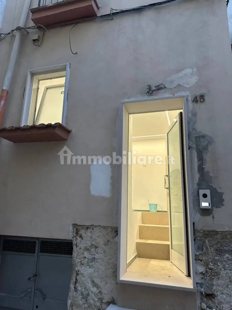 Casa indipendente in affitto a Valenzano