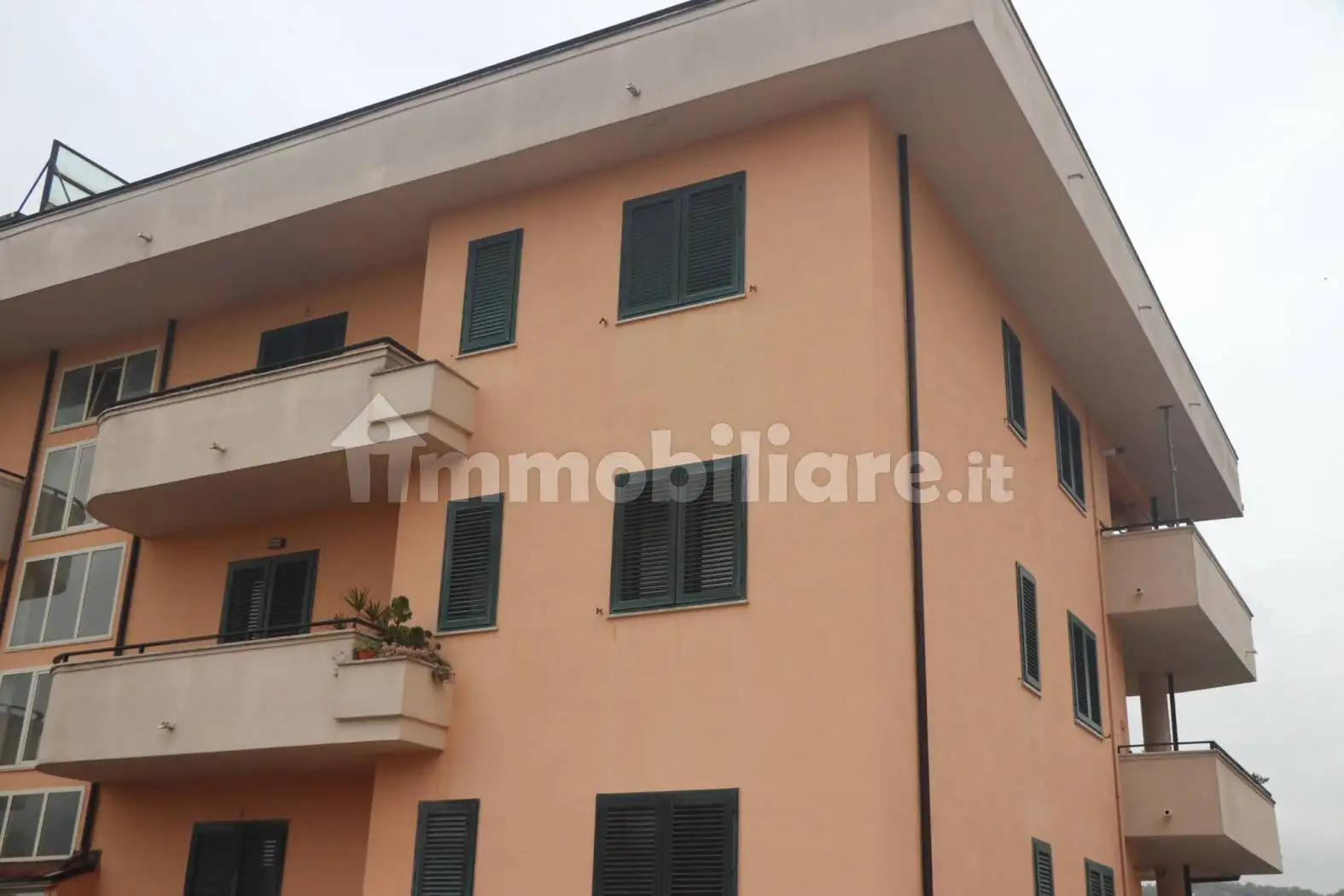 Appartamento buono stato, secondo piano, Amorosi - foto 3