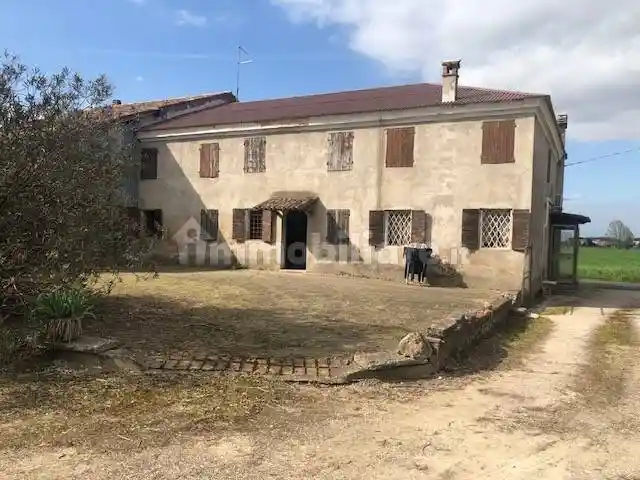 Rustico - Casale in vendita a San Pietro di Morubio