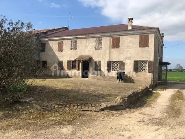 Rustico - Casale in vendita a San Pietro di Morubio
