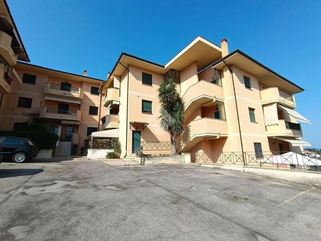 Appartamento in vendita a Pineto